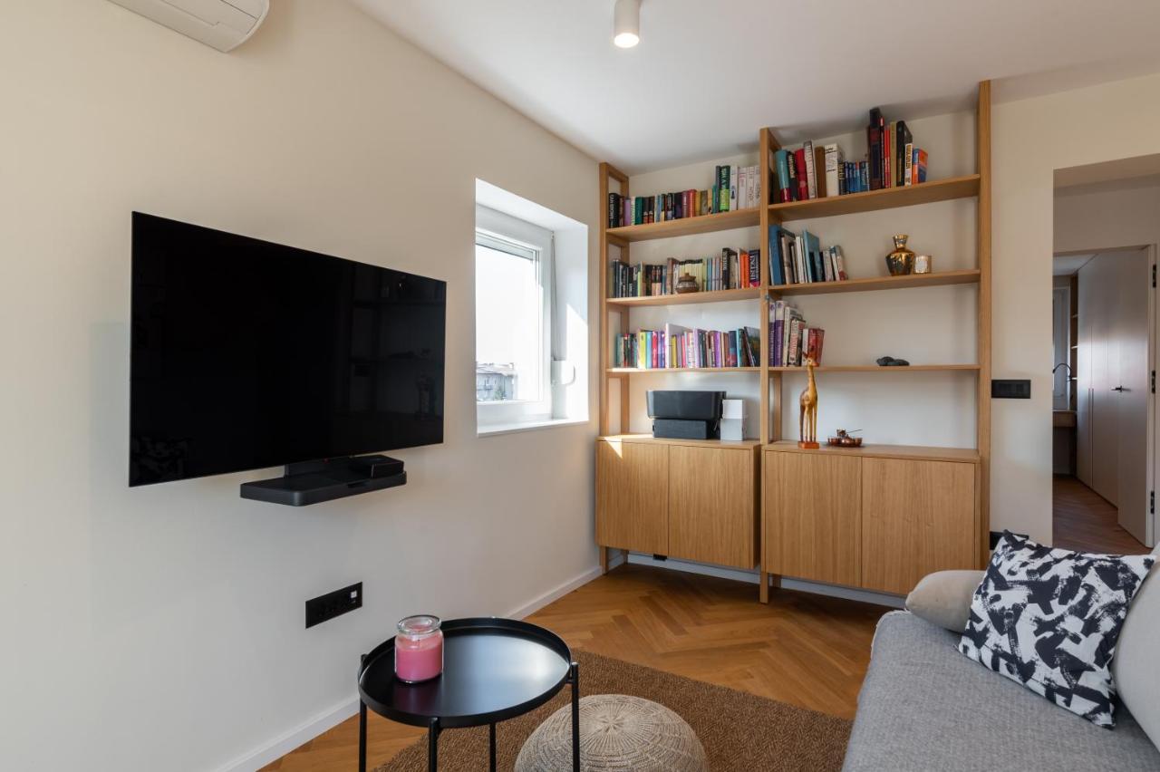 Canopy Apartma