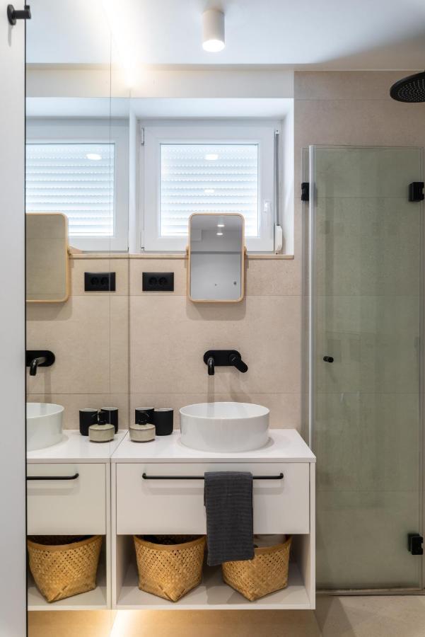 Canopy Apartma